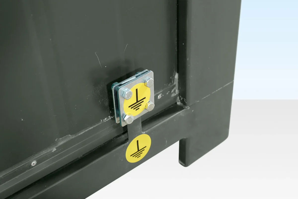 1+1 Double Mains Toilet 2.4m x 1.4m (RAL 6007) - Image 4