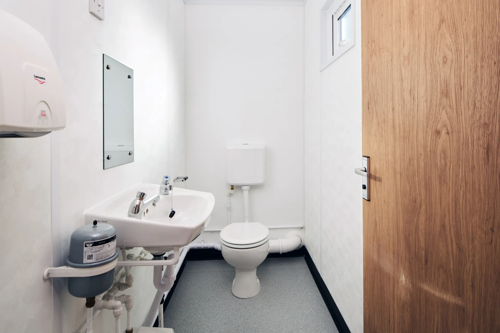 32ft x 10ft Steel Anti-Vandal Canteen/2+1 Toilet - Image 4